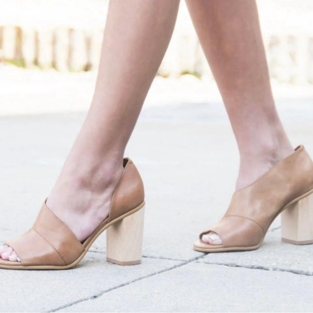 1.State asymmetrical block heel leather size 7.5